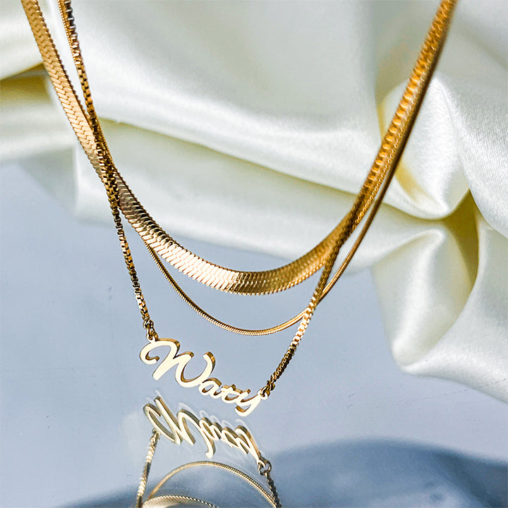 Veloria Necklace – Multi-Chain Name