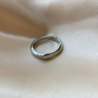 Bague Amara - Vague Minimaliste