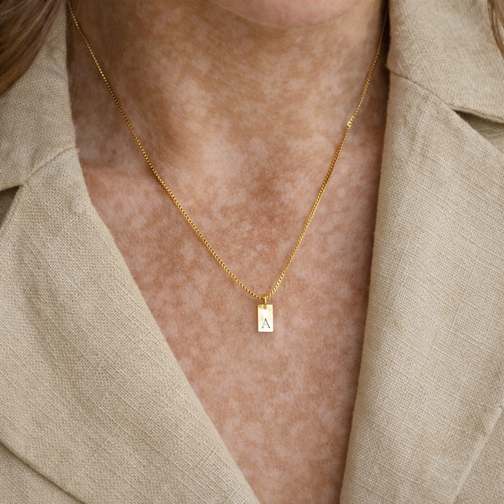 Collier Nyara – Initiale Alphabet