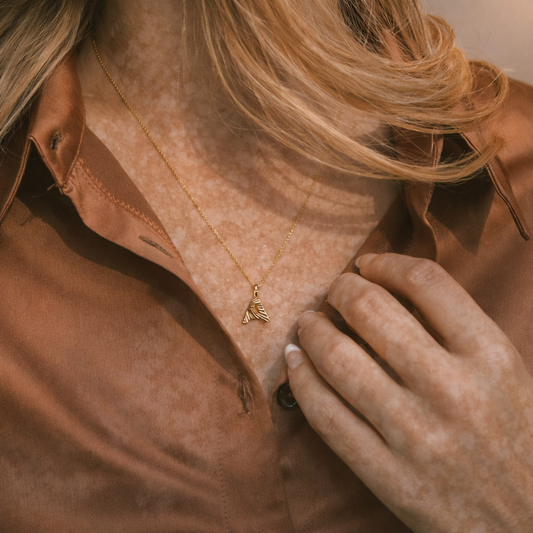 Virelia Necklace – Flower Initial