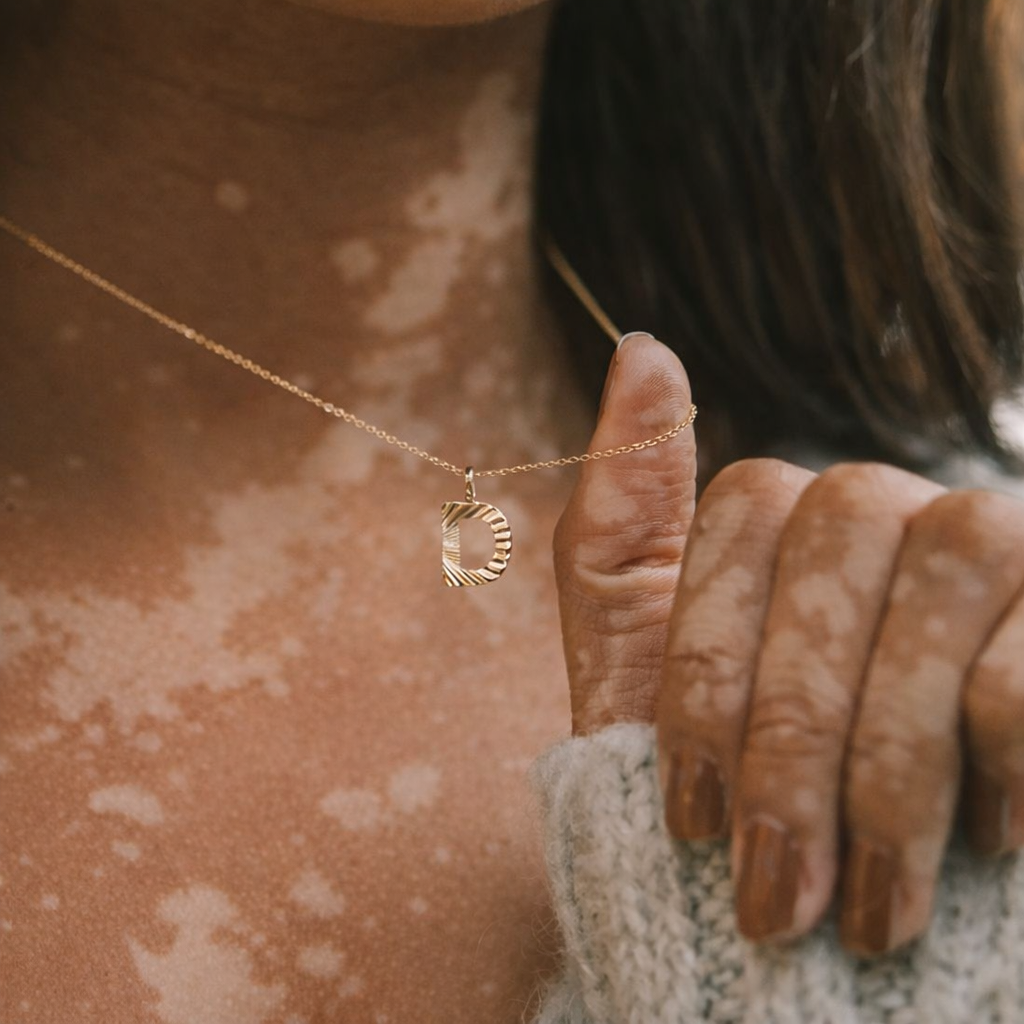Collier Virelia – Initiale Fleur