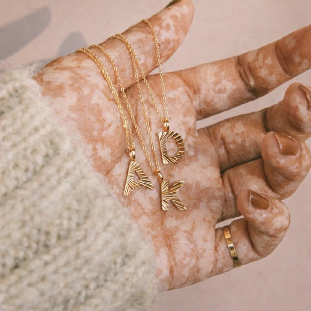 Collier Virelia – Initiale Fleur