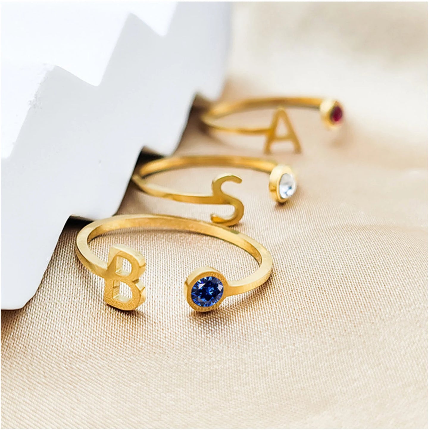 Bague Isalyn – Initiale Pierre de Naissance